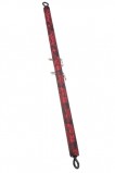 Распорка для ног с креплениями для бондажа Scandal Spreader Bar в атласе черно-красная