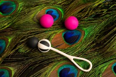 Инновационные вагинальные шарики на магнитах Geisha Balls Magnetic (Fun Toys)