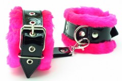 Розовые оковы на ноги с мехом BDSM Light