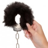 Металлические наручники с искусственным мехом ULTRA FLUFFY FURRY, чёрные