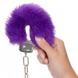 Металлические наручники с искусственным мехом ULTRA FLUFFY FURRY, фиолетовые