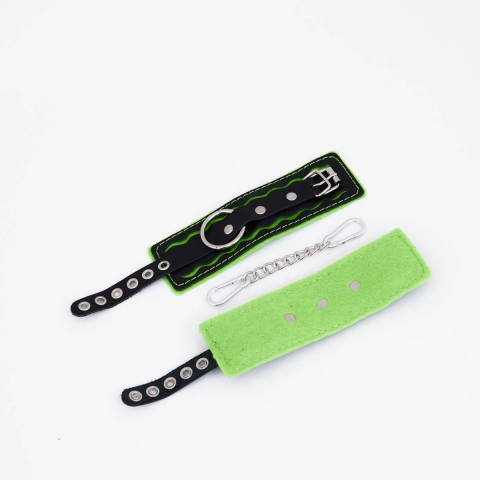 Crazy Hand Made Наручники с зелёной строчкой Crazy Hand Made Наручники с зелёной строчкой